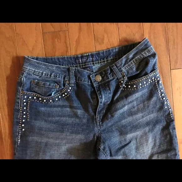 Stylish Silver Flat Stud Accented Jeans! - Picture 12 of 16